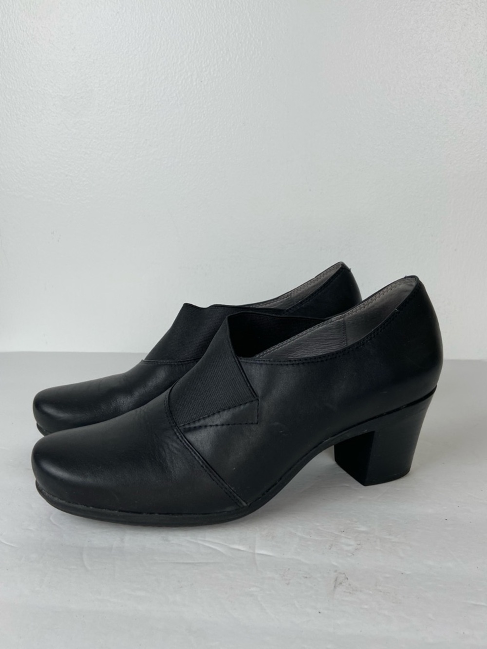 Abeo Portola Slip On Heels Shoes Size 8 N Black Leather Biosystem Career Comfort